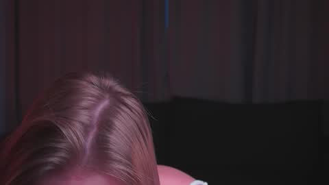 Mila online show from 11/27/25, 04:14