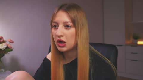 Mila online show from 04/19/26, 04:50