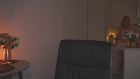 Mila online show from 04/24/26, 05:15