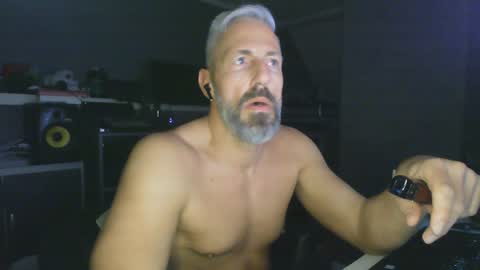 Chico que rico Caliente online show from 01/07/25, 01:38
