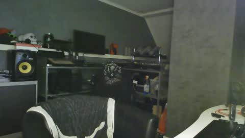 Chico que rico Caliente online show from 01/18/25, 05:48