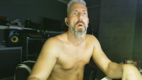 Chico que rico Caliente online show from 01/19/25, 05:58