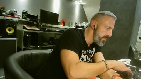 Chico que rico Caliente online show from 01/21/25, 02:37