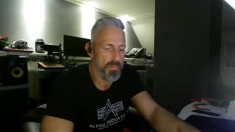 Chico que rico Caliente online show from 02/11/25, 12:28