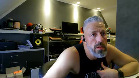 Chico que rico Caliente online show from 09/12/25, 10:59