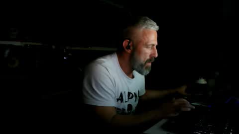 Chico que rico Caliente online show from 01/16/26, 01:42