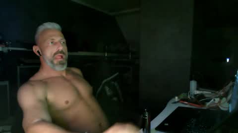 Chico que rico Caliente online show from 04/17/26, 06:16