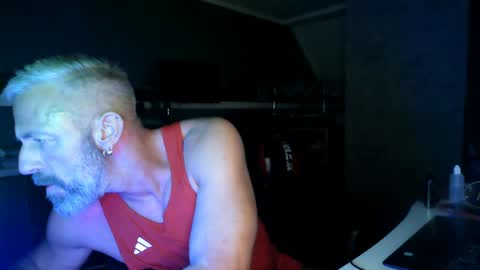 Chico que rico Caliente online show from 05/02/26, 03:22