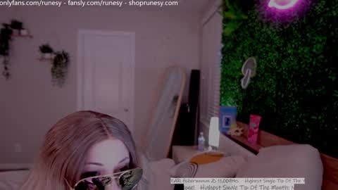 Lady online show from 09/19/25, 03:08