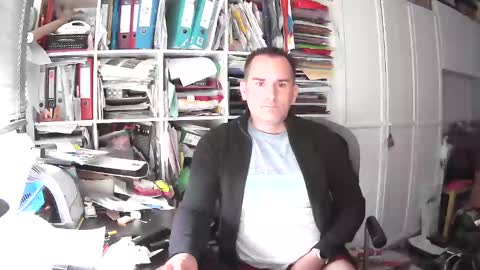 Snapshot of runner1978 chatting on 12/12/24, 01:39 runner1978 online show from 12/12/24, 01:39