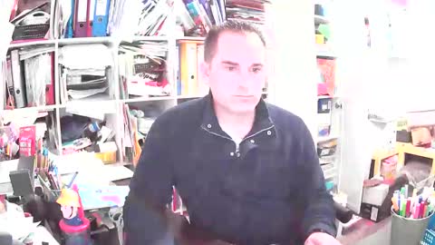 Snapshot of runner1978 chatting on 01/12/26, 04:12 runner1978 online show from 01/12/26, 04:12