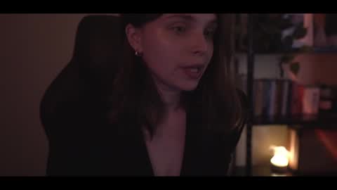 Snapshot of running_with_the_wolves chatting on 01/19/25, 01:43 Elena online show from 01/19/25, 01:43