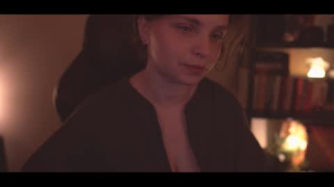 Snapshot of running_with_the_wolves chatting on 12/16/25, 10:48 Elena online show from 12/16/25, 10:48