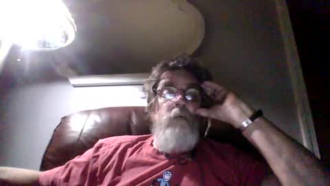 Snapshot of runningaround60 chatting on 09/26/25, 01:20 runningaround60 online show from 09/26/25, 01:20