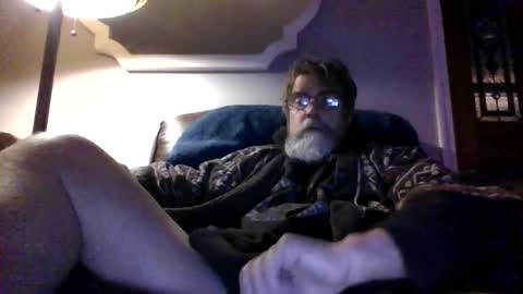 Snapshot of runningaround60 chatting on 12/03/25, 02:41 runningaround60 online show from 12/03/25, 02:41