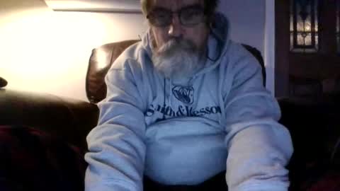Snapshot of runningaround60 chatting on 12/20/25, 02:51 runningaround60 online show from 12/20/25, 02:51
