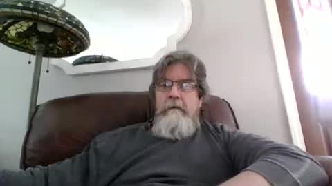 Snapshot of runningaround60 chatting on 02/17/26, 06:25 runningaround60 online show from 02/17/26, 06:25