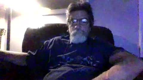 Snapshot of runningaround60 chatting on 05/30/26, 02:19 runningaround60 online show from 05/30/26, 02:19