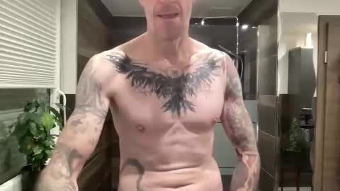 Snapshot of runxx96355 chatting on 12/16/25, 05:23 run online show from 12/16/25, 05:23