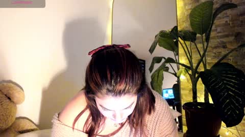 Snapshot of russcurley chatting on 12/18/24, 10:57 Lorenn online show from 12/18/24, 10:57