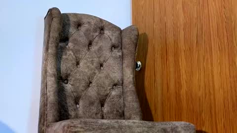  R U S S E L L  online show from 12/17/24, 04:23