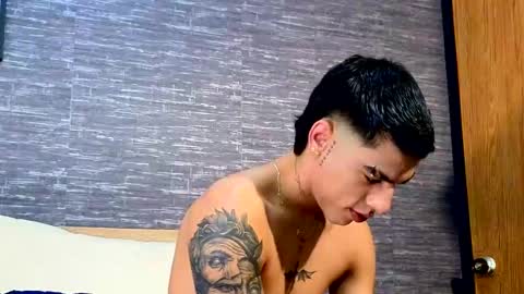  R U S S E L L  online show from 02/20/25, 02:40