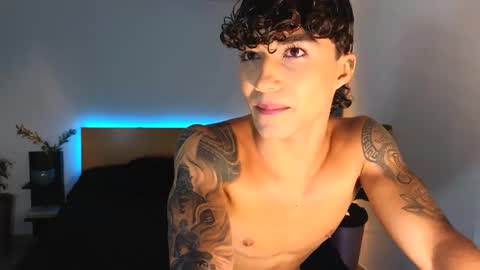  R U S S E L L  online show from 09/16/25, 10:44