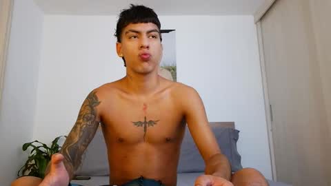  R U S S E L L  online show from 03/23/26, 05:06