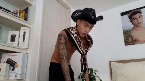  R U S S E L L  online show from 03/31/26, 10:21