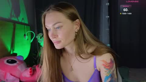 Snapshot of russian_sexy_girl5 chatting on 03/09/25, 05:17 Mary online show from 03/09/25, 05:17