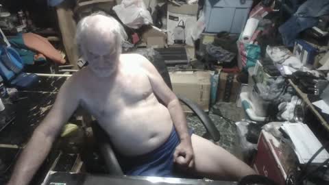 Snapshot of russtenail21 chatting on 09/19/25, 05:24 Russtenail21 online show from 09/19/25, 05:24