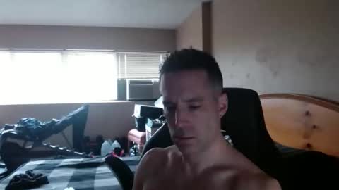 rustic_cuse_777 online show from 02/18/26, 04:14