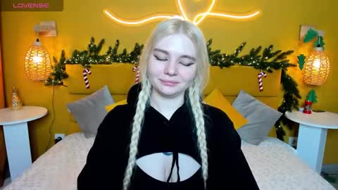 Snapshot of ruthbryant chatting on 12/20/25, 12:40 ruthbryant online show from 12/20/25, 12:40
