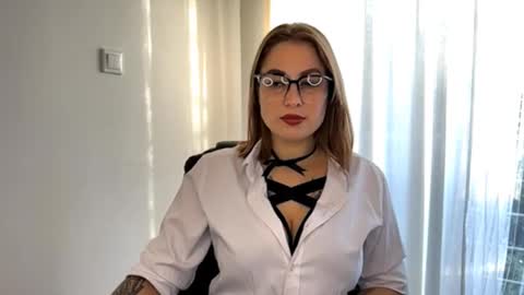 Snapshot of ruthless_111 chatting on 09/19/25, 03:56 Nika online show from 09/19/25, 03:56