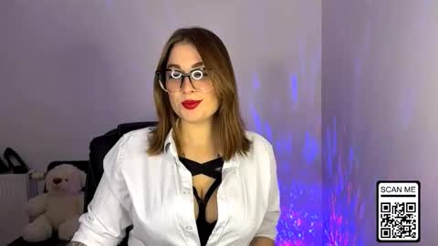 Snapshot of ruthless_111 chatting on 11/29/25, 08:12 Nika online show from 11/29/25, 08:12