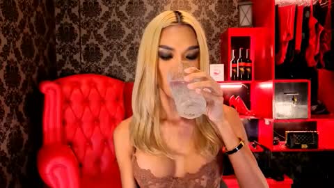 Ruth Evangelista online show from 11/23/25, 07:52