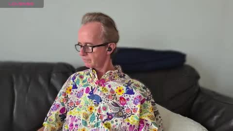 Snapshot of ruttingrabbit chatting on 10/24/25, 08:49 ruttingrabbit online show from 10/24/25, 08:49