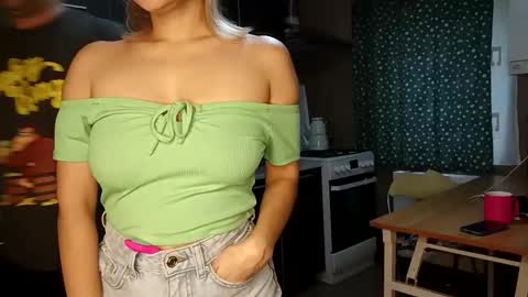 Snapshot of ruxandradanny chatting on 10/03/25, 05:48 ruxandradanny online show from 10/03/25, 05:48