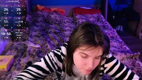 Snapshot of ruyjin_choi chatting on 12/17/24, 01:16 Ruyjin online show from 12/17/24, 01:16