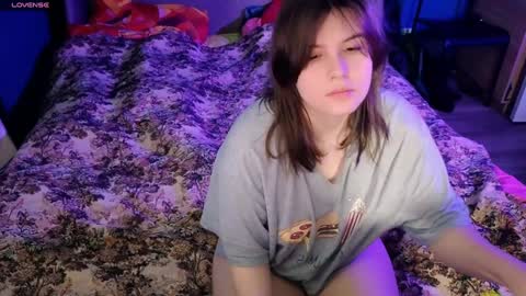 Snapshot of ruyjin_choi chatting on 12/24/24, 01:17 Ruyjin online show from 12/24/24, 01:17