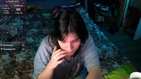 Snapshot of ruyjin_choi chatting on 12/27/24, 05:37 Ruyjin online show from 12/27/24, 05:37