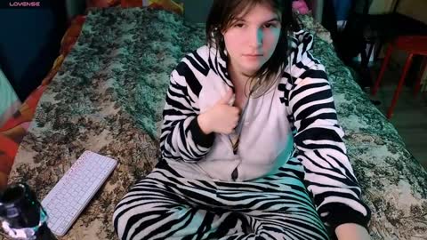 Snapshot of ruyjin_choi chatting on 01/06/25, 02:36 Ruyjin online show from 01/06/25, 02:36