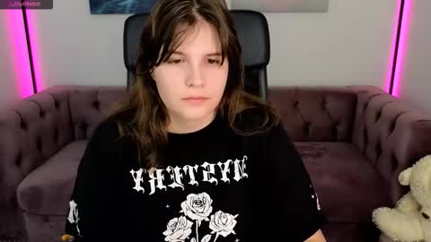 Snapshot of ruyjin_choi chatting on 10/17/25, 10:29 Ruyjin online show from 10/17/25, 10:29