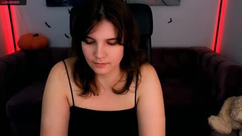 Snapshot of ruyjin_choi chatting on 10/25/25, 11:07 Ruyjin online show from 10/25/25, 11:07