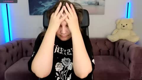 Snapshot of ruyjin_choi chatting on 11/04/25, 10:25 Ruyjin online show from 11/04/25, 10:25