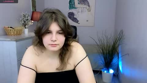 Snapshot of ruyjin_choi chatting on 11/17/25, 10:21 Ruyjin online show from 11/17/25, 10:21