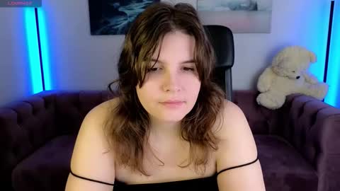 Snapshot of ruyjin_choi chatting on 11/19/25, 10:04 Ruyjin online show from 11/19/25, 10:04