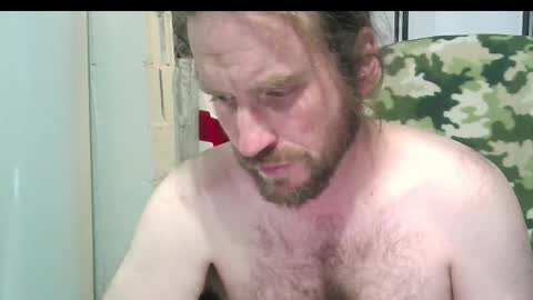Snapshot of rwb1982 chatting on 10/21/25, 01:39 rwb1982 online show from 10/21/25, 01:39