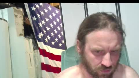 Snapshot of rwb1982 chatting on 10/31/25, 01:39 rwb1982 online show from 10/31/25, 01:39