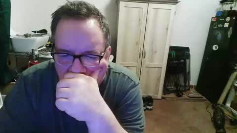 Snapshot of rwzar_0712 chatting on 11/05/25, 12:54 rwzar_0712 online show from 11/05/25, 12:54